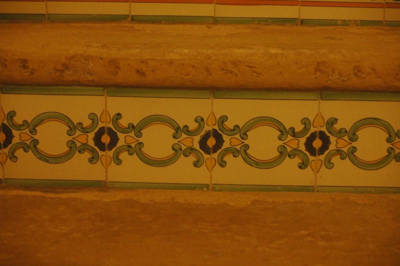Yhomisus Panzió Comiso Kültér fotó